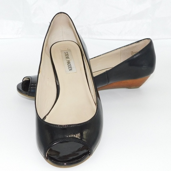 Steve Madden Patent Leather Open Toe Wedge Pump - Picture 3 of 8